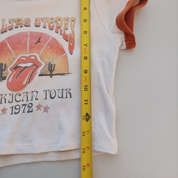 Cotton On Boho Cropped Graphic Rolling Stones T-shirt - Picture 9 of 14